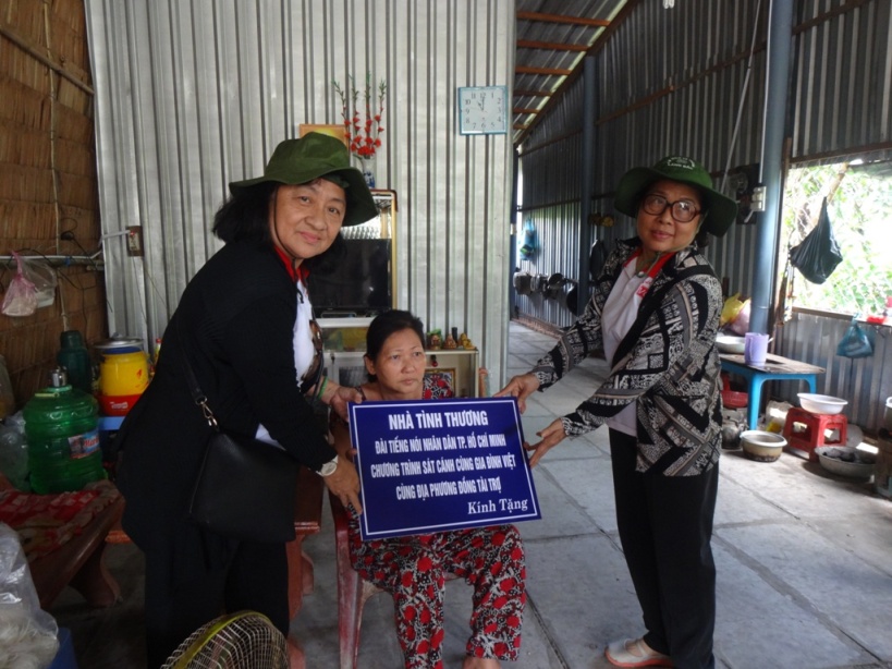 Sát cánh cùng gia đình Việt bàn giao hơn 30 nhà tình thương cho người nghèo
