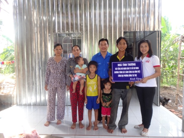 Sát cánh cùng gia đình Việt bàn giao hơn 30 nhà tình thương cho người nghèo