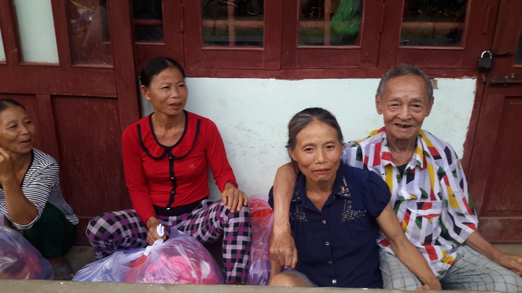 Toàn cảnh chương trình cứu trợ đồng bào vùng lũ Quảng Bình của Sát cánh cùng gia đình Việt VOH