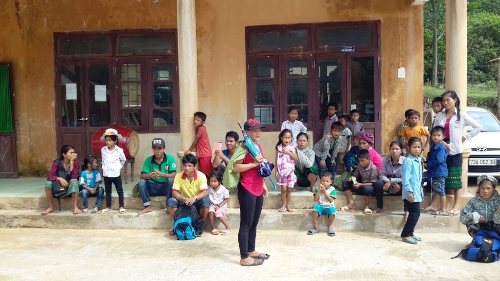 Toàn cảnh chương trình cứu trợ đồng bào vùng lũ Quảng Bình của Sát cánh cùng gia đình Việt VOH