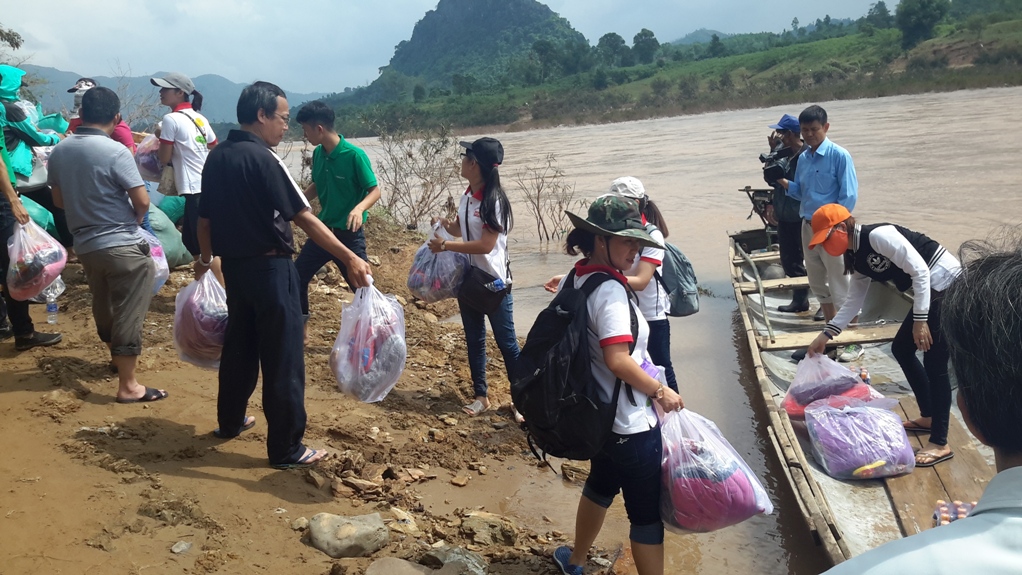 Hành trình đến với vùng lũ Quảng Trị