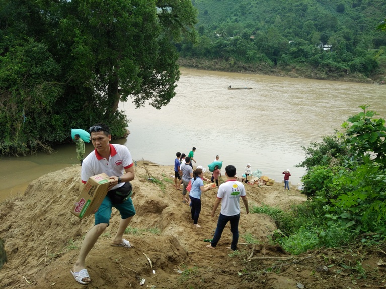 Hành trình đến với vùng lũ Quảng Trị