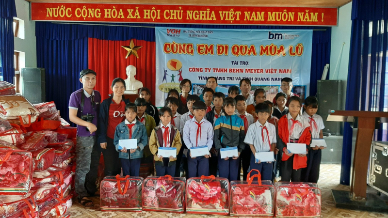 CÙNG EM ĐI QUA MÙA LŨ!