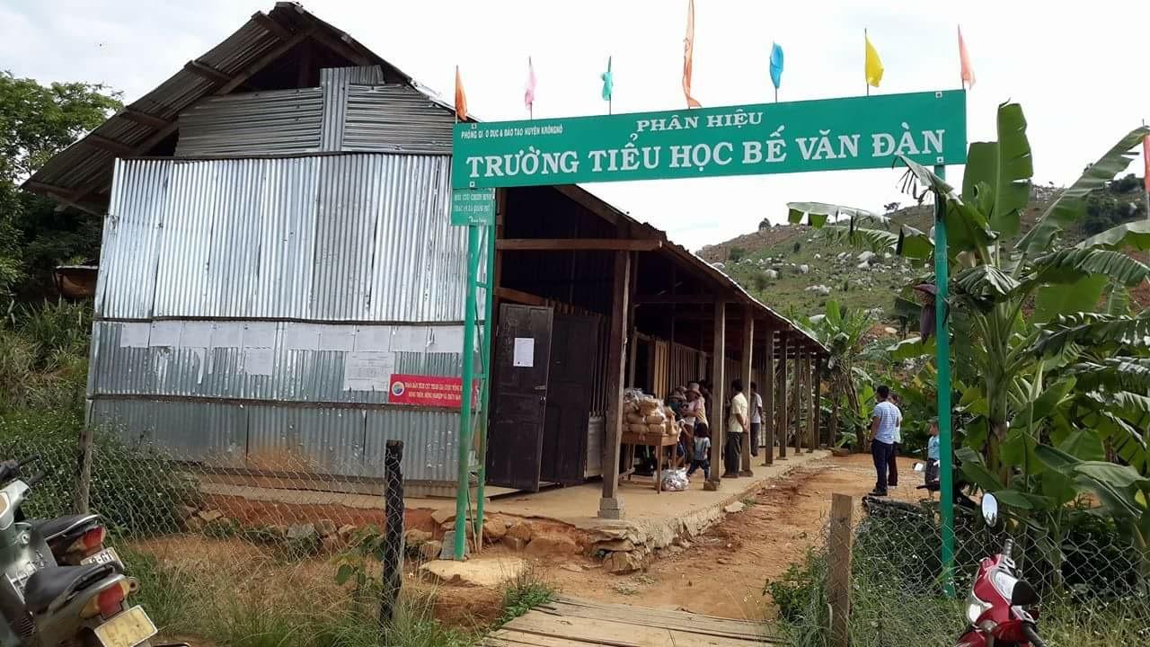 NHỮNG MÁI TRƯỜNG THƯƠNG YÊU