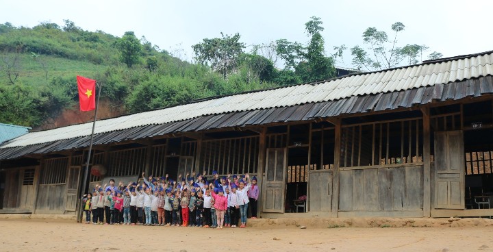 NHỮNG MÁI TRƯỜNG THƯƠNG YÊU