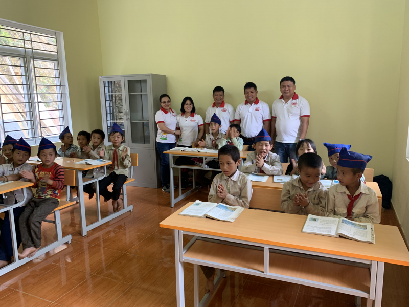 NHỮNG MÁI TRƯỜNG THƯƠNG YÊU