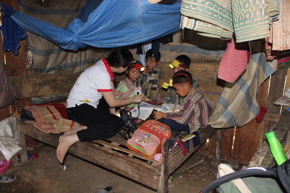 NHỮNG MÁI TRƯỜNG THƯƠNG YÊU
