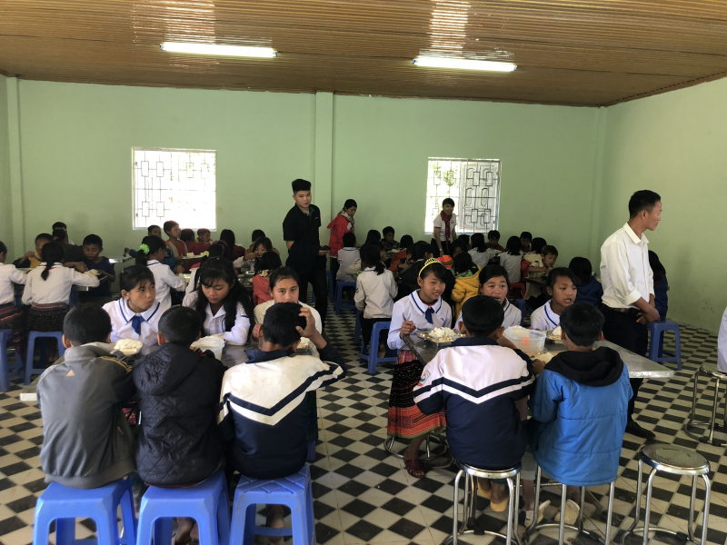 NHỮNG MÁI TRƯỜNG THƯƠNG YÊU