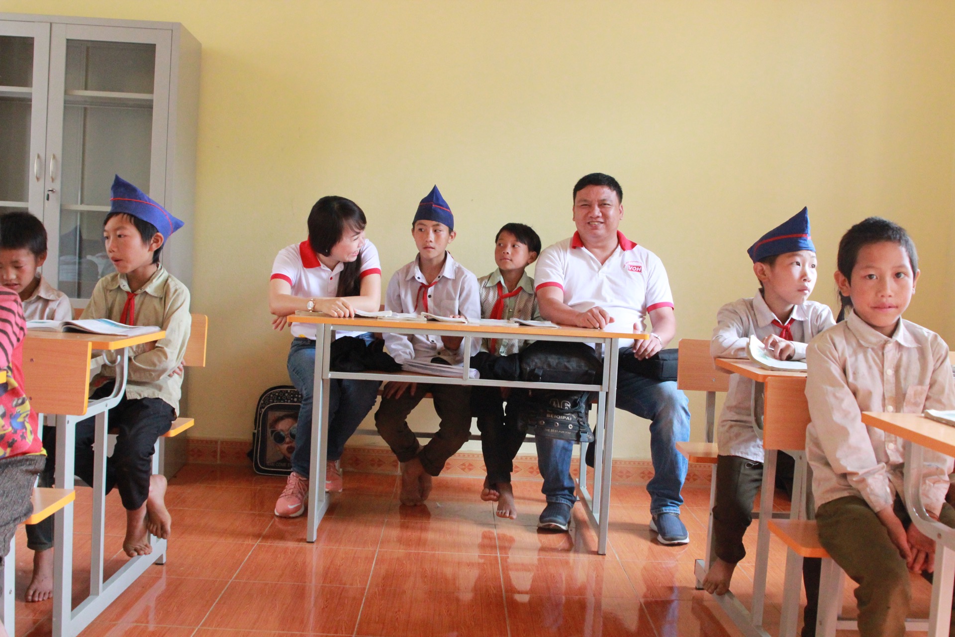 NHỮNG MÁI TRƯỜNG THƯƠNG YÊU