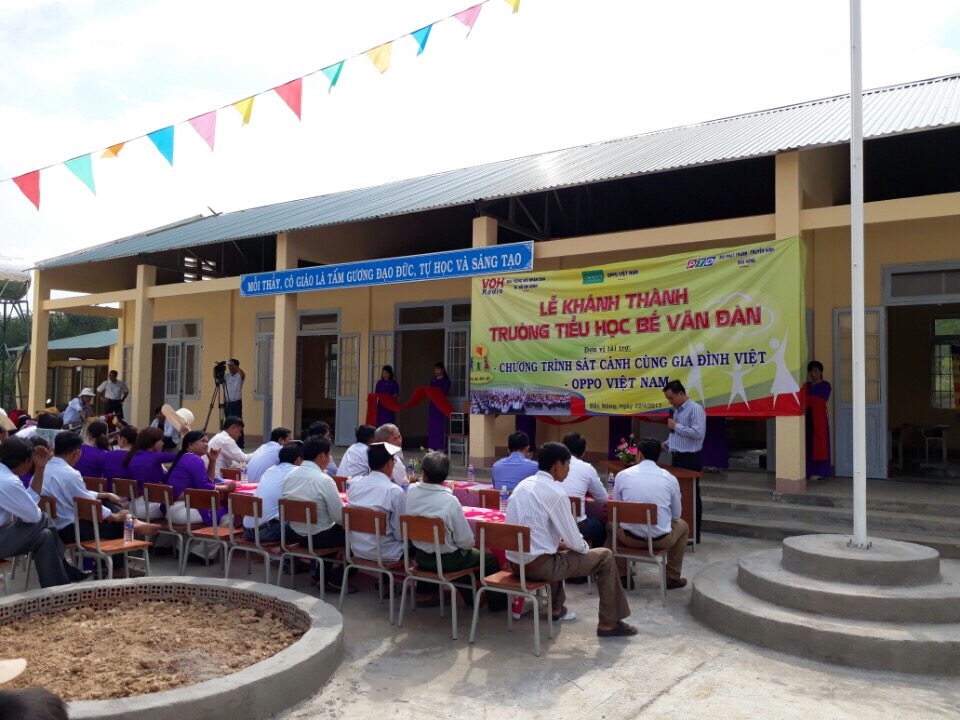 NHỮNG MÁI TRƯỜNG THƯƠNG YÊU
