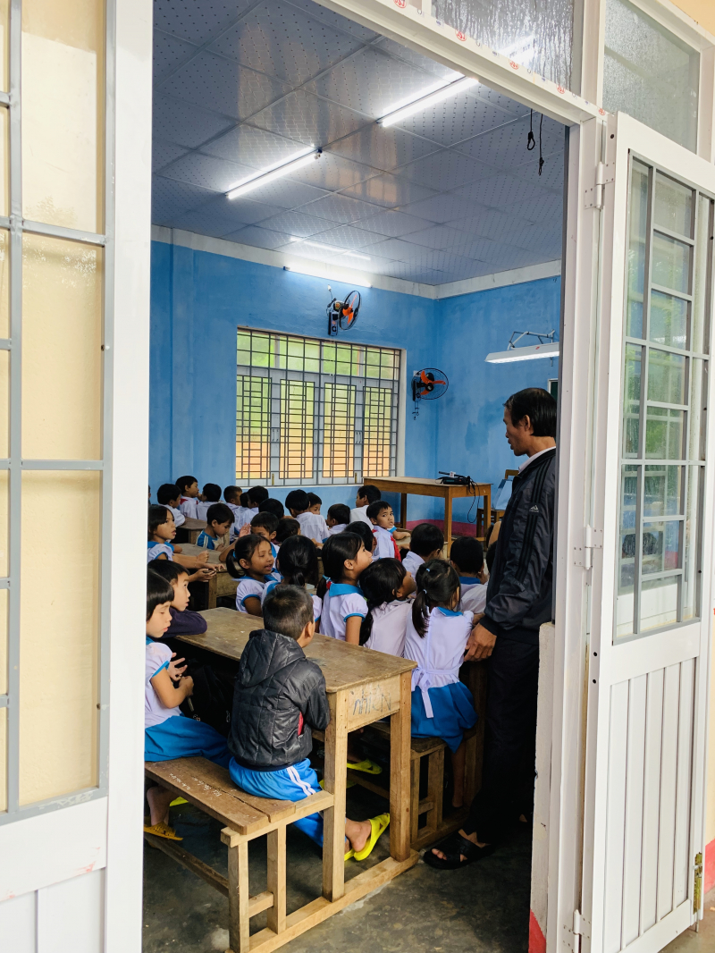 NHỮNG MÁI TRƯỜNG THƯƠNG YÊU