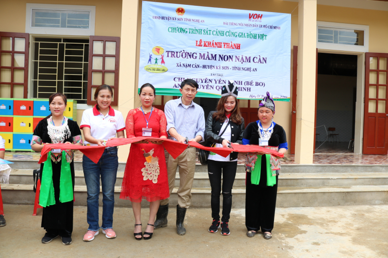 NHỮNG MÁI TRƯỜNG THƯƠNG YÊU