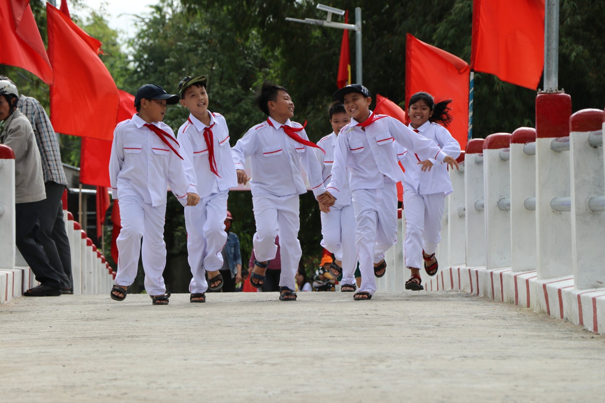 NHỊP CẦU KẾT NỐI YÊU THƯƠNG