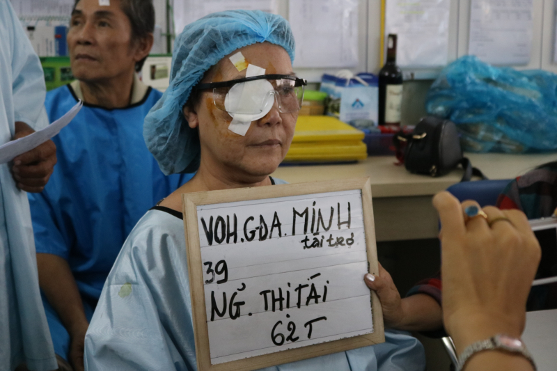 HOẠT ĐỘNG MỔ MẮT