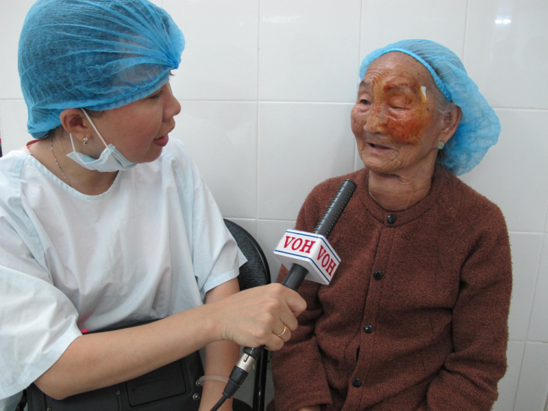 HOẠT ĐỘNG MỔ MẮT