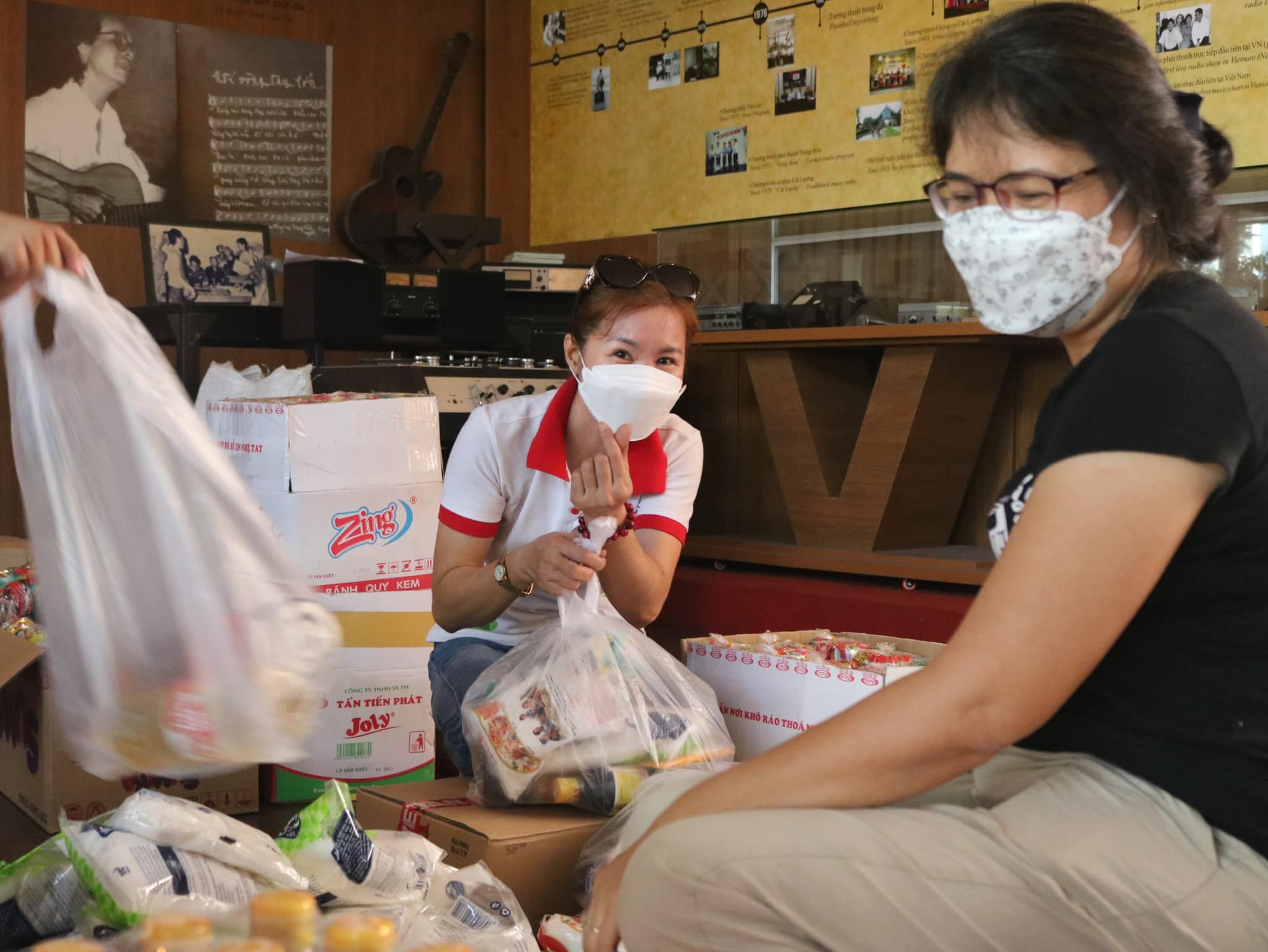 MÙA XUÂN YÊU THƯƠNG 2022 - GÓI 1000 PHẦN QUÀ TẾT