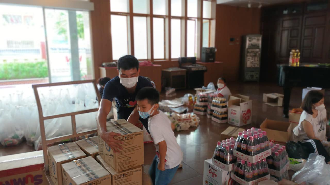 MÙA XUÂN YÊU THƯƠNG 2022 - GÓI 1000 PHẦN QUÀ TẾT