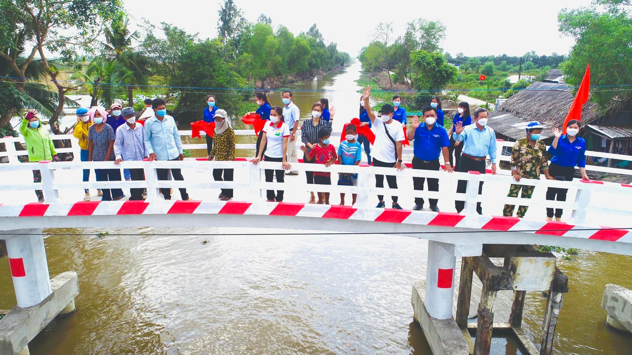 KHÁNH THÀNH CẦU 8000