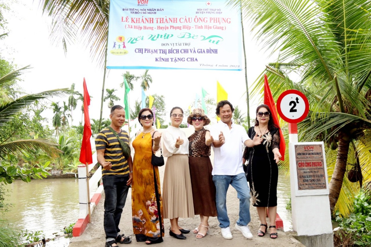 MÓN QUÀ ĐẶC BIỆT TẶNG BA MÁ