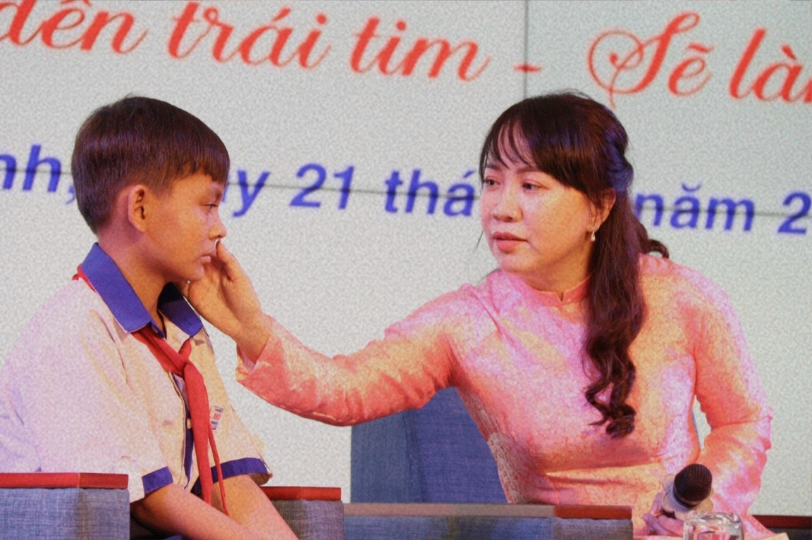 CẬU BÉ NHIỀU – BƯỚC RA TỪ CỔ TÍCH