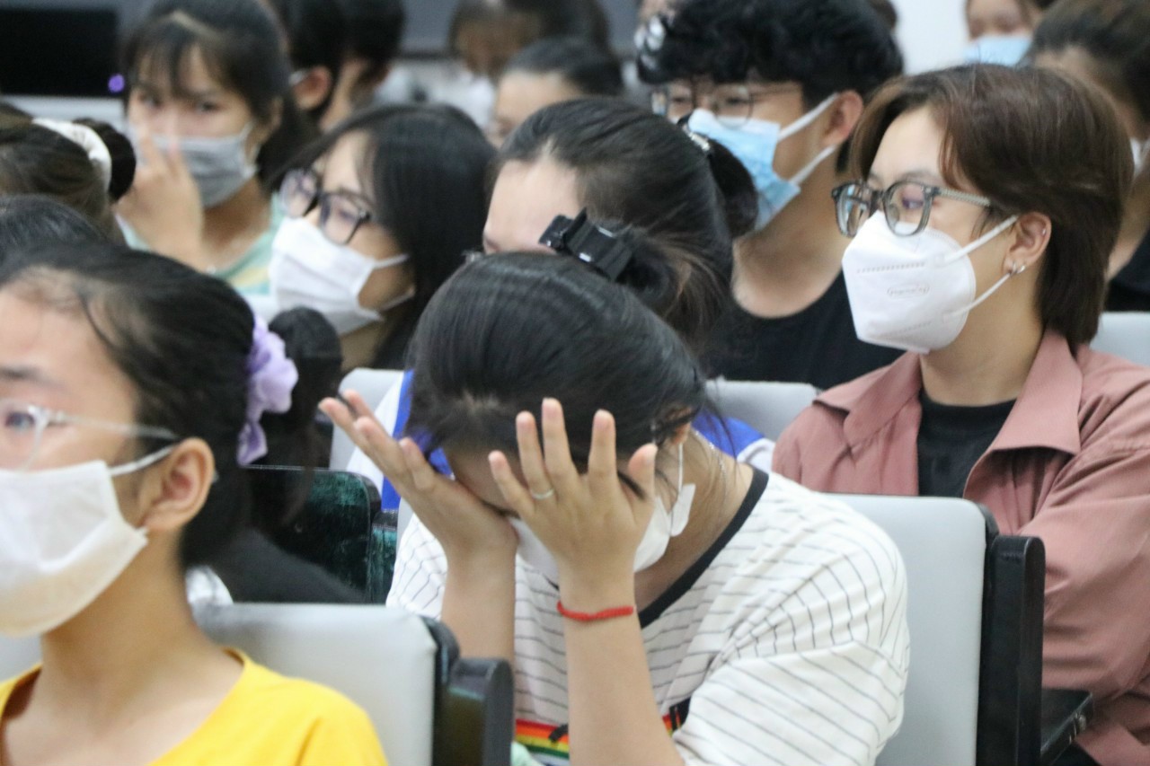 CẬU BÉ NHIỀU – BƯỚC RA TỪ CỔ TÍCH