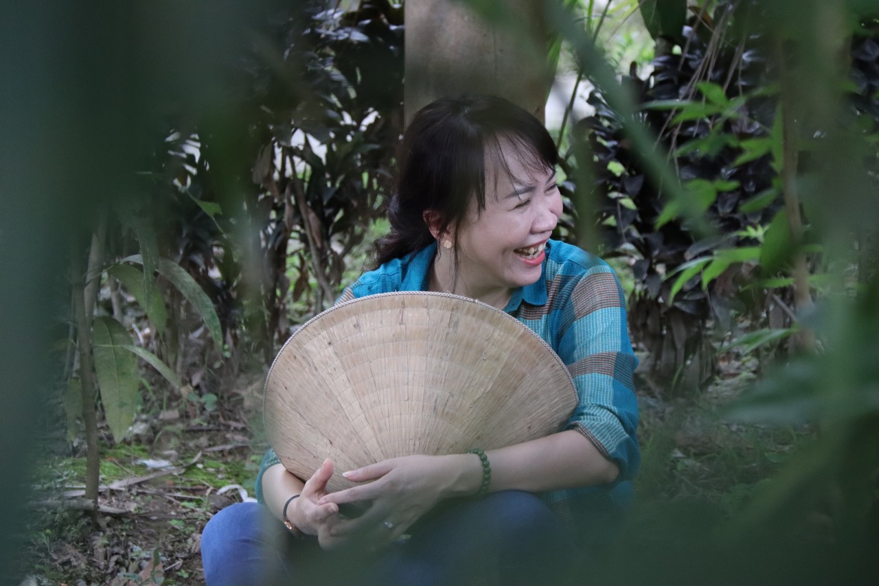 CÂY CẦU ĐẶC BIỆT NHẤT TRONG CUỘC ĐỜI HỒNG THÚY và MẸ