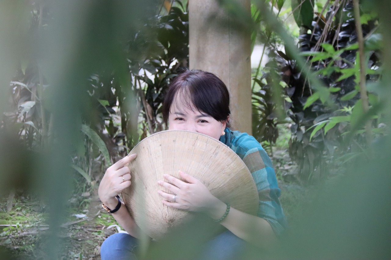 CÂY CẦU ĐẶC BIỆT NHẤT TRONG CUỘC ĐỜI HỒNG THÚY và MẸ