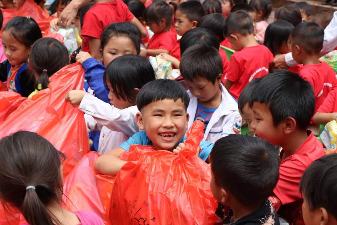 CHÀ NỌI 2 - NHỮNG TẤM VÁCH NHỰA, MẤY MANH BẠT CŨ - CHỈ CÒN TRONG KÍ ỨC...