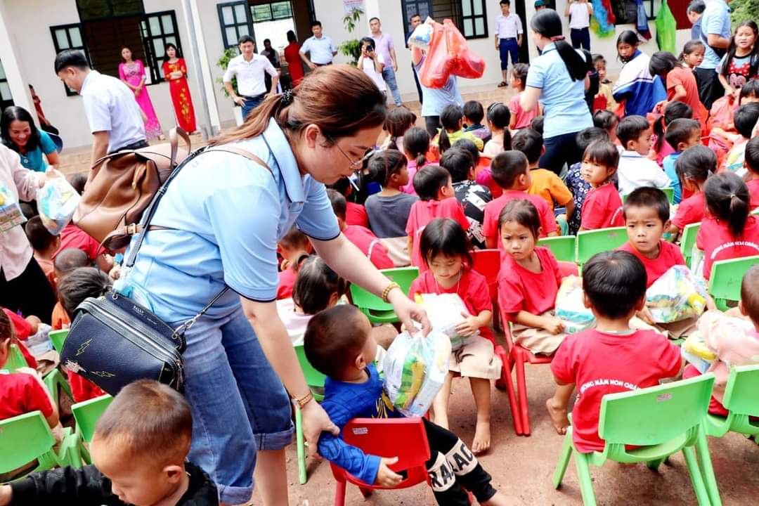 CHÀ NỌI 2 - NHỮNG TẤM VÁCH NHỰA, MẤY MANH BẠT CŨ - CHỈ CÒN TRONG KÍ ỨC...