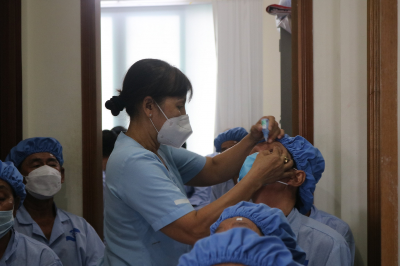 NHỮNG ĐÔI MẮT ĐƯỢC SÁNG TỪ YÊU THƯƠNG
