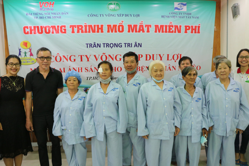NHỮNG ĐÔI MẮT ĐƯỢC SÁNG TỪ YÊU THƯƠNG