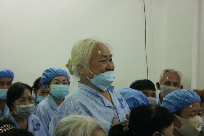 NHỮNG ĐÔI MẮT ĐƯỢC SÁNG TỪ YÊU THƯƠNG