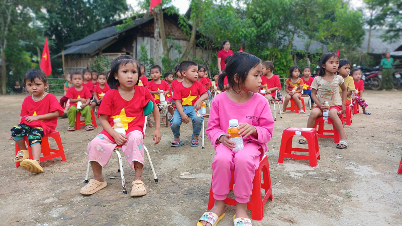 THƯ GỬI CÁC CÔ BÉ, CẬU BÉ KỲ SƠN