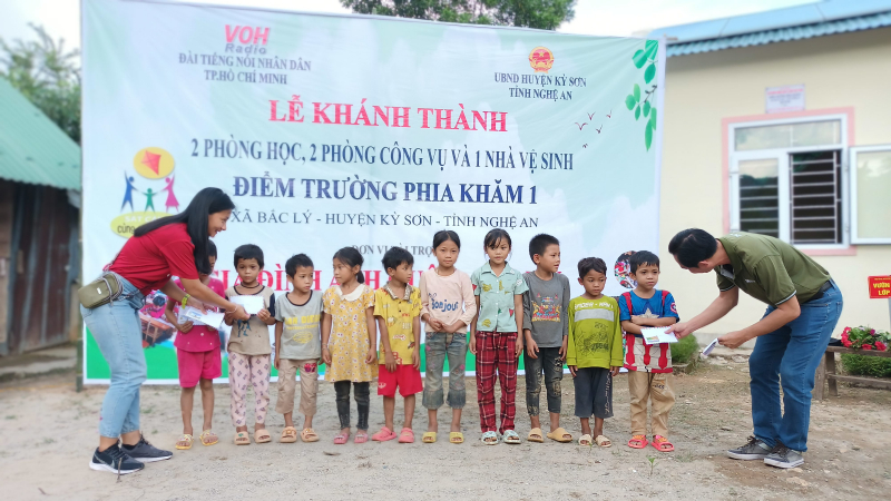 THƯ GỬI CÁC CÔ BÉ, CẬU BÉ KỲ SƠN