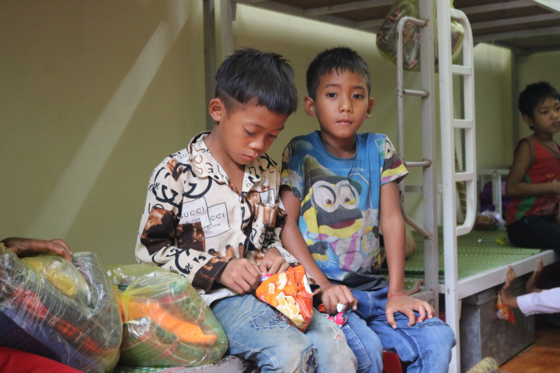 THƯ GỬI CÁC CÔ BÉ, CẬU BÉ KỲ SƠN