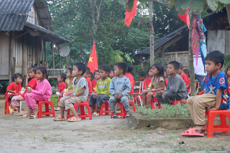 THƯ GỬI CÁC CÔ BÉ, CẬU BÉ KỲ SƠN