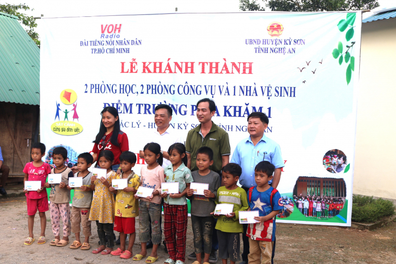 THƯ GỬI CÁC CÔ BÉ, CẬU BÉ KỲ SƠN