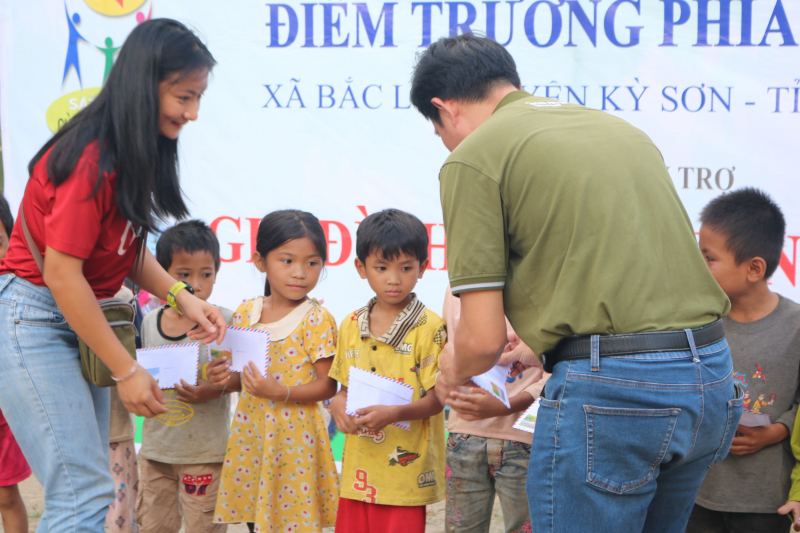 THƯ GỬI CÁC CÔ BÉ, CẬU BÉ KỲ SƠN