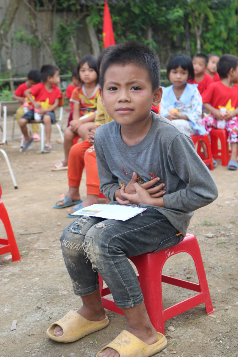 THƯ GỬI CÁC CÔ BÉ, CẬU BÉ KỲ SƠN