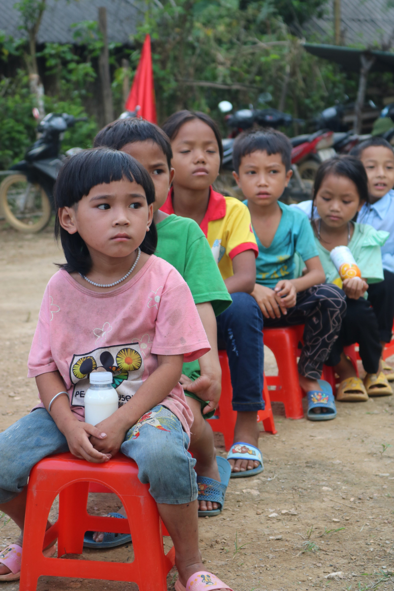 THƯ GỬI CÁC CÔ BÉ, CẬU BÉ KỲ SƠN