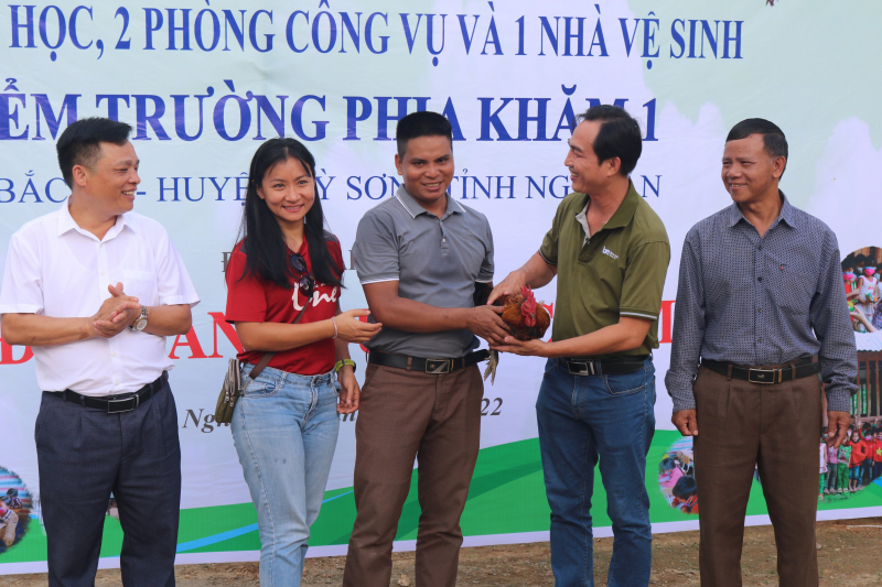 THƯ GỬI CÁC CÔ BÉ, CẬU BÉ KỲ SƠN