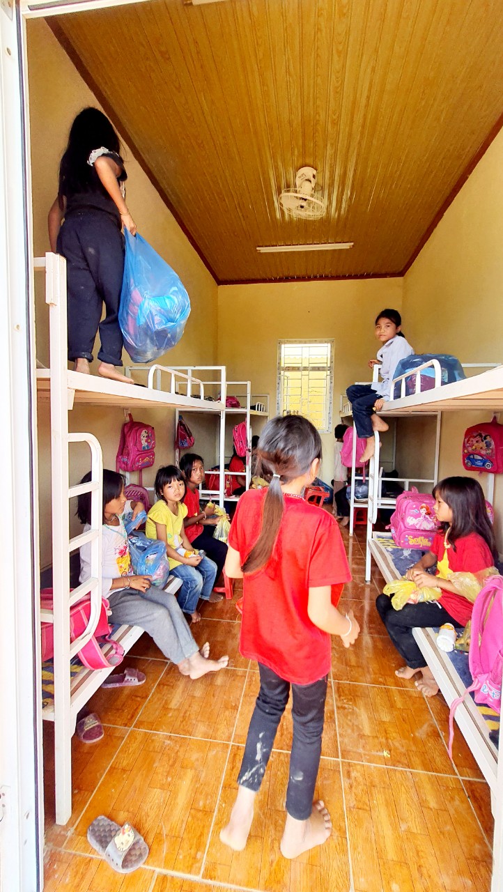 THƯ GỬI CÁC CÔ BÉ, CẬU BÉ KỲ SƠN