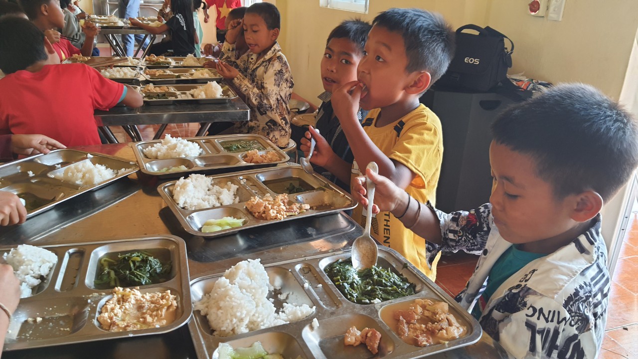 THƯ GỬI CÁC CÔ BÉ, CẬU BÉ KỲ SƠN