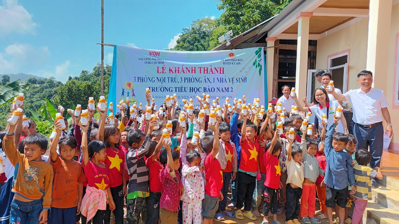 THƯ GỬI CÁC CÔ BÉ, CẬU BÉ KỲ SƠN
