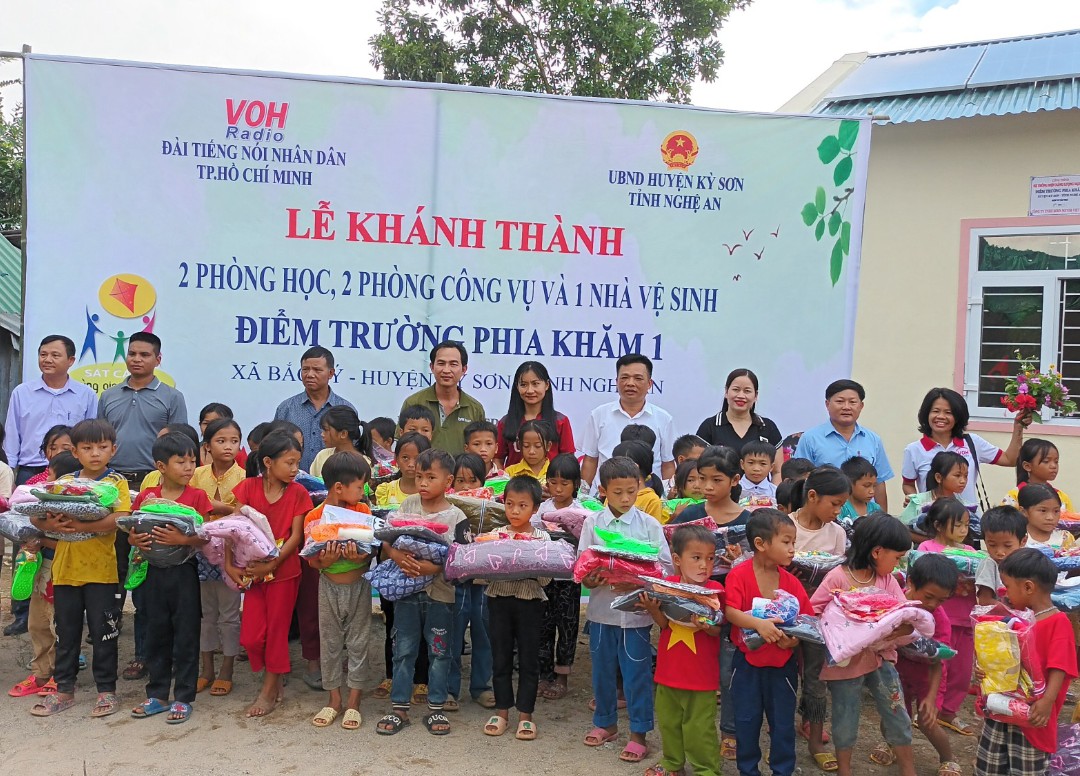 THƯ GỬI CÁC CÔ BÉ, CẬU BÉ KỲ SƠN