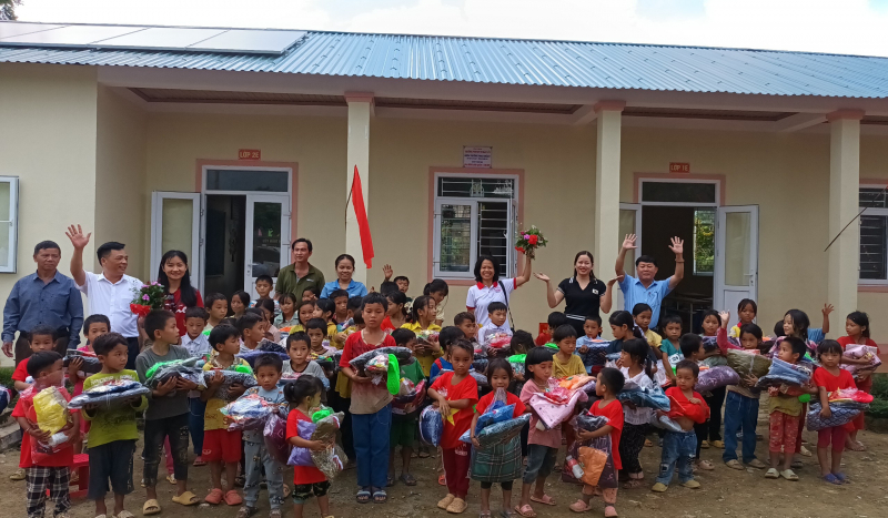 THƯ GỬI CÁC CÔ BÉ, CẬU BÉ KỲ SƠN