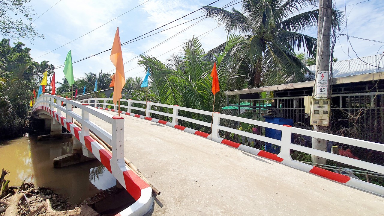 KHÁNH THÀNH CẦU ÔNG RÍP - XÃ ĐỊNH THỦY, HUYỆN MỎ CÀY NAM, TỈNH BẾN TRE
