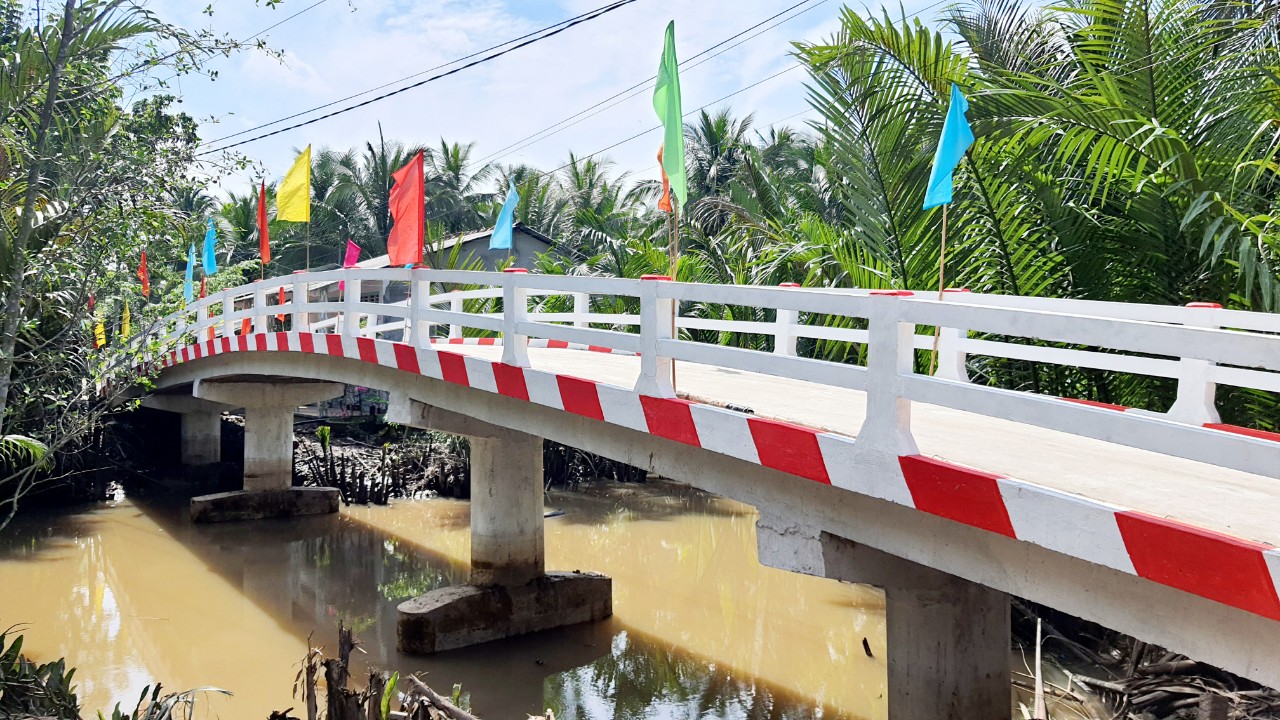 KHÁNH THÀNH CẦU ÔNG RÍP - XÃ ĐỊNH THỦY, HUYỆN MỎ CÀY NAM, TỈNH BẾN TRE