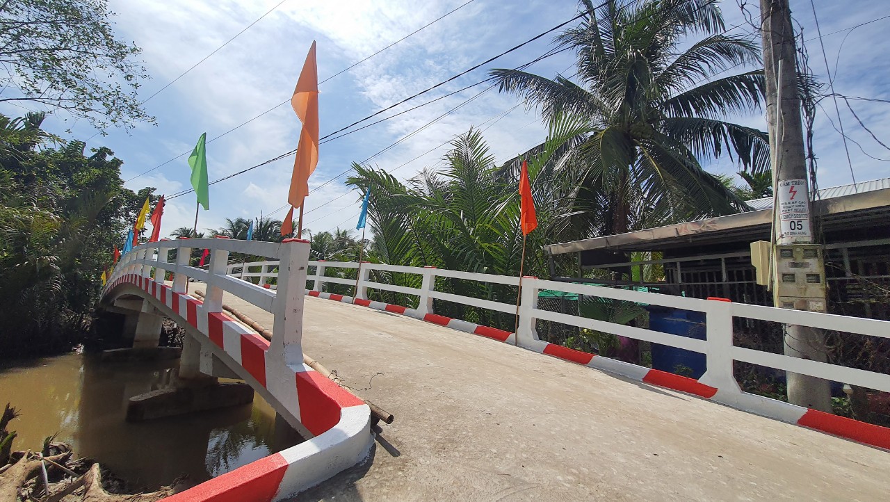 KHÁNH THÀNH CẦU ÔNG RÍP - XÃ ĐỊNH THỦY, HUYỆN MỎ CÀY NAM, TỈNH BẾN TRE