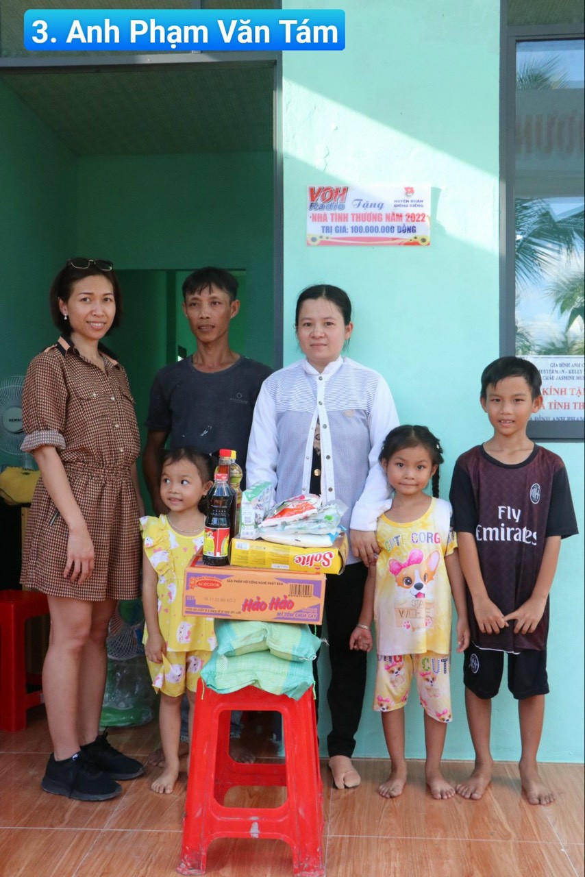 5 MÁI NHÀ ấy, BÃO GIÔNG ĐÃ LÙI VỀ SAU CÁNH CỬA